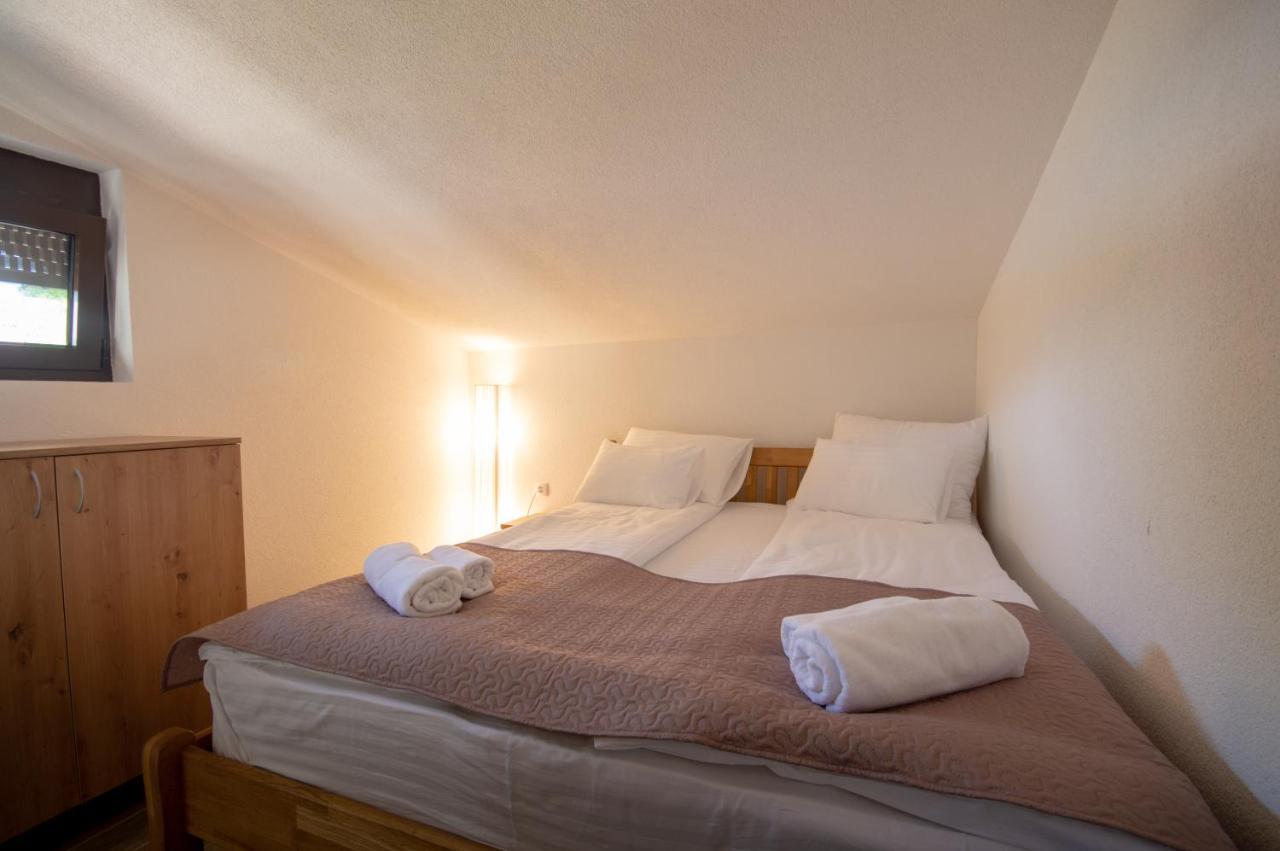 Bed and Breakfast Montekarlo Na Drini à Mali Zvornik Extérieur photo